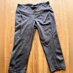 Old Navy Active Fitted charcoal colored leggings size small